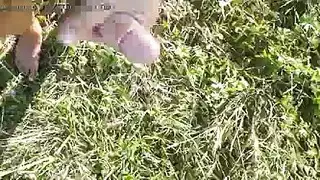 امرأة ناضجة تستمني ثم تحصل على جماع مزدوج من سائقها وصديقه