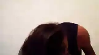 وقت الاستحمام يتحول إلى فيلم إباحي قوي لفتاة شقية