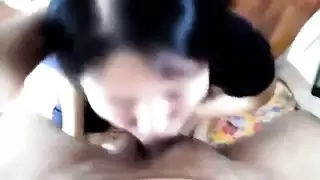 مص وبلع: مشهد مص قضيب صريح