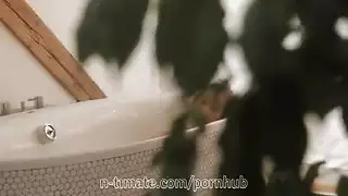 إيلاج مزدوج قاسي: أليكسيس وكاسيدي تُدمران
