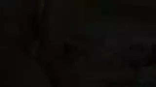 مراهق مفلس يظهر كل شيء في غمزة إباحية