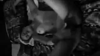 لعبة الزوجين: مونيك ألكساندر تُستخدم لخيال رباعي ثنائي الجنس الجامح
