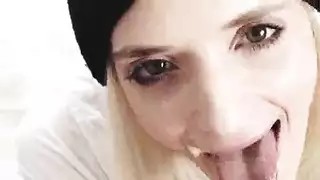 شقراء مص على رجل مثل مجنون