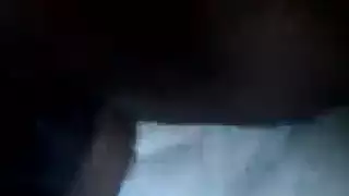 العاهرة المثيرة تنتشر لعضو صديقها الصلب