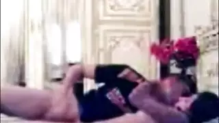 ثنائي عربي شغوف: إيلاج مكثف يؤدي إلى جماع عنيف