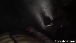 الخادمة العربية الصغيرة وخدمة التوصيل الشبقية