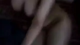 مداعبة بالقدمين بالجوارب وكشف الفرج: رقص لامع يتحول إلى وحشي