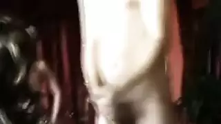 مكالمة فيديو أفغانية صريحة: مص وعمل يدوي