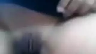 بنت محجبه تصور كسها فى حجره الدراسه