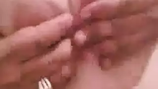 قضيب عربي يمتد بمصرية مثيرة في حمام إكس إكس إكس
