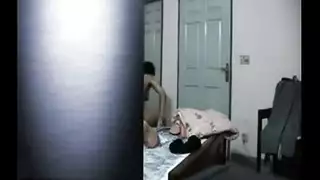 مؤخرة سارة خان الضيقة تدمر في جنس عنيف