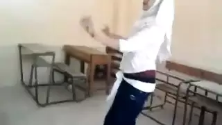 طالبة مصرية مع استاذ