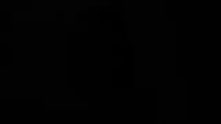 عملية قضيب أسود كبير يملأ الحلق خلف ظهر الصديق