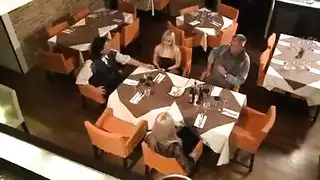 هايج ع المزه في المطعم