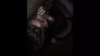 ميراندا ميلر تتوق لقضيب صلب يمتد في فتحة شرجها الضيقة وكرات عميقة