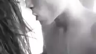 شفاه وألسنة في كل مكان