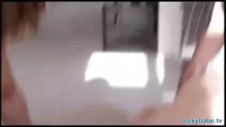 ونقها فى محل الموبايل