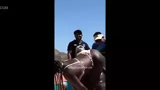 فتاة الشوكولا تتعرض لضرب شرجي قاسي