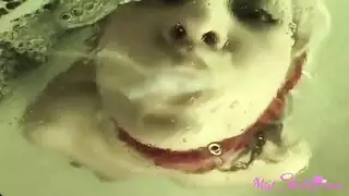 الاخت تستمع لسكس
