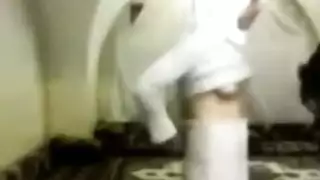 دكتور بينك المريضه وهو بيولده
