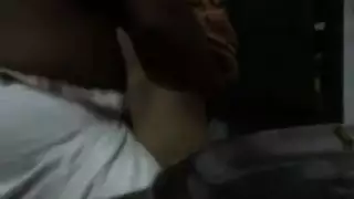 خليجي يتحرش بالخدمه
