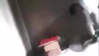 بنت صاحبها يذخل زبه في طيزها لاول مرة بلعافيه وهي تصرخ