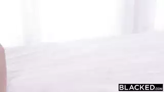 جلسة سكس قاسية مع الأخ الأسود لا تستطيع المقاومة