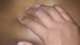 مشهد قوي على طاولة المطبخ: جنس شرجي وقضيم