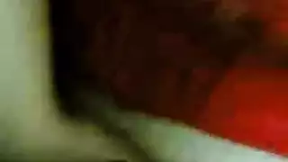 فتاة عربية ممحونة تظهر جسدها الناعم في تعرٍ مثير