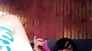 شقراء مثيرة تتدفق بلوعة في مشهد xxx خشن
