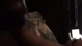 وظيفة الأمن تُنسى عندما تعرض التلميذة مصًا إباحيًا