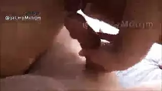 مطار تشجيع مثليه أمي