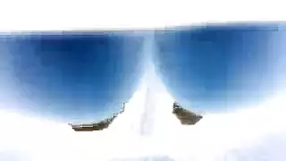 اب يحوي بنته في الحمام