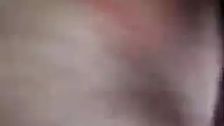العاهرة المسنة تأخذ جرعة مزدوجة من قضبان وحشية سوداء