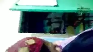 محجبة مصرية تمص زبر حبيبها