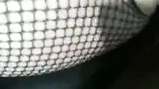 ربة منزل مثارة تستمني مهبلها الضيق