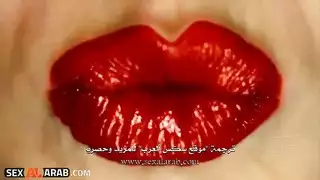 عاهرة مراهقة تتقن الجنس الفموي العميق والوضعية الخلفية