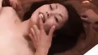 العاهرة الشقراء شيرين رضا في شريط جنس عنيف