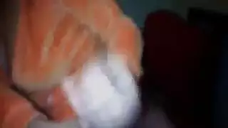 فجور في المهجع: سحاقيات مراهقات يمارسن المقص والأصابع