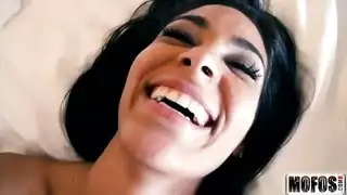 يريد اتحرش صغار عربي