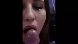 فرج وشرج ساميرة مدمران بواسطة قضيب اصطناعي ضخم
