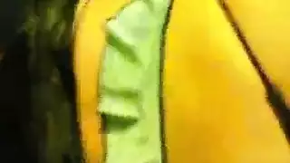 أفضل الصديقات تتبادل المهبل المبلل في فعل مثلث صريح