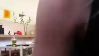مهووسة بالمص العميق ورؤيته يتلوى في النشوة