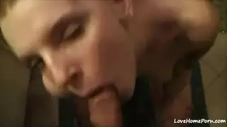 جارتي تقدم لي مفاجأة مهبلية مبللة