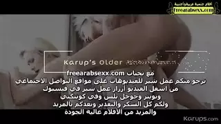 زوجة الأب الناضجة تستسلم للجنس القاسي لابن الزوج