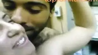 حجر ورق مقص الخاسر ينزع لباس