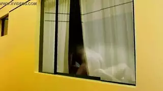 عقاب سارقات محلات ورجل امن