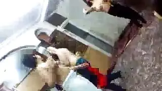 مسابقة رقص بين عاهات بيت الدعارة تتحول إلى جنس جماعي صريح