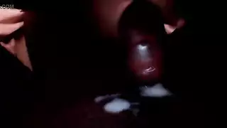 ناتاليا لينو تفلس وتملأها عصابة المكتب