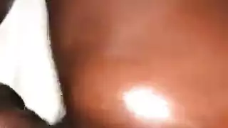 تدمير المؤخرة البنية: مراهقة تتحطم